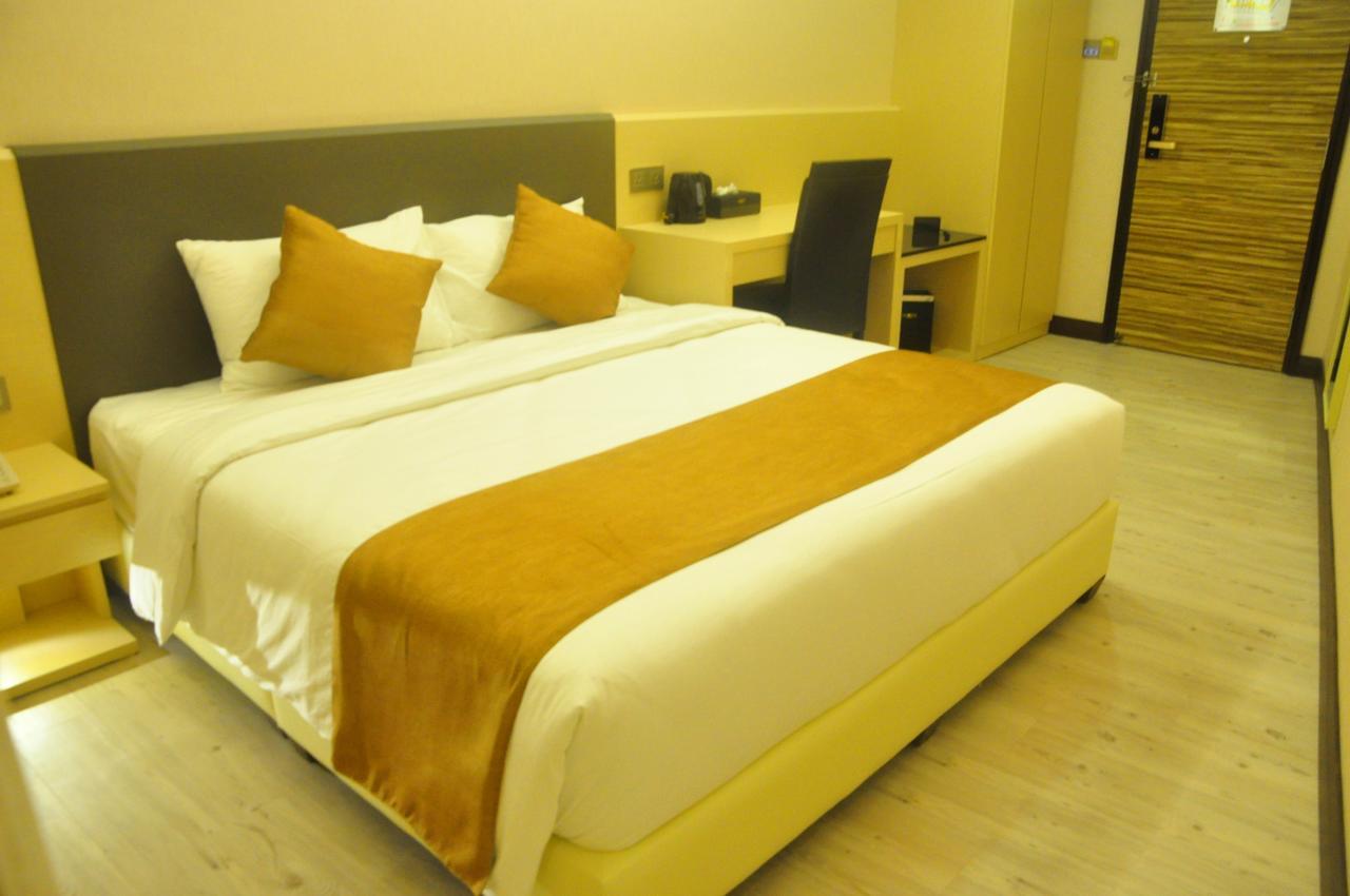 Geobay Hotel Johor Bahru Exterior photo