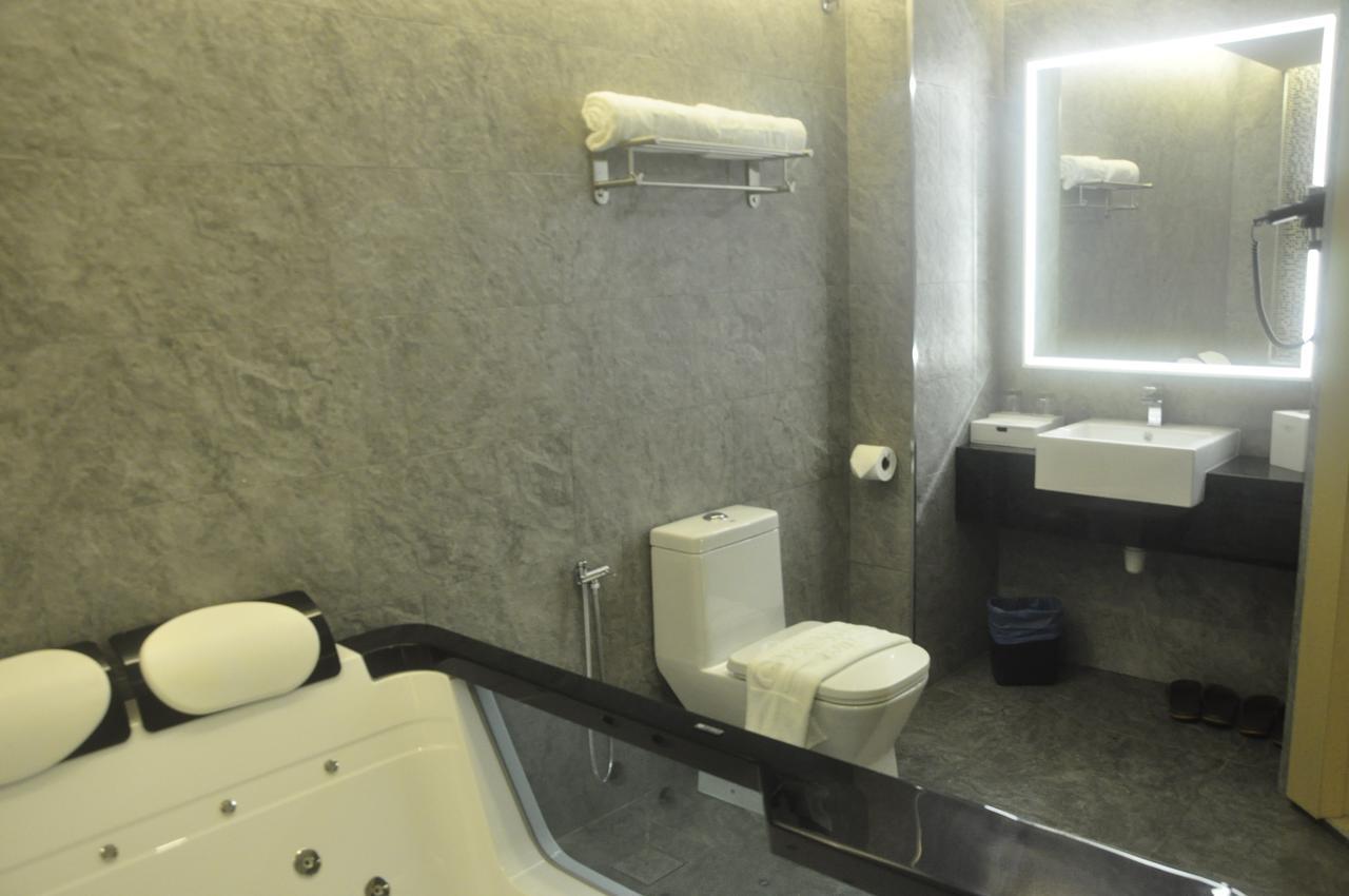 Geobay Hotel Johor Bahru Exterior photo