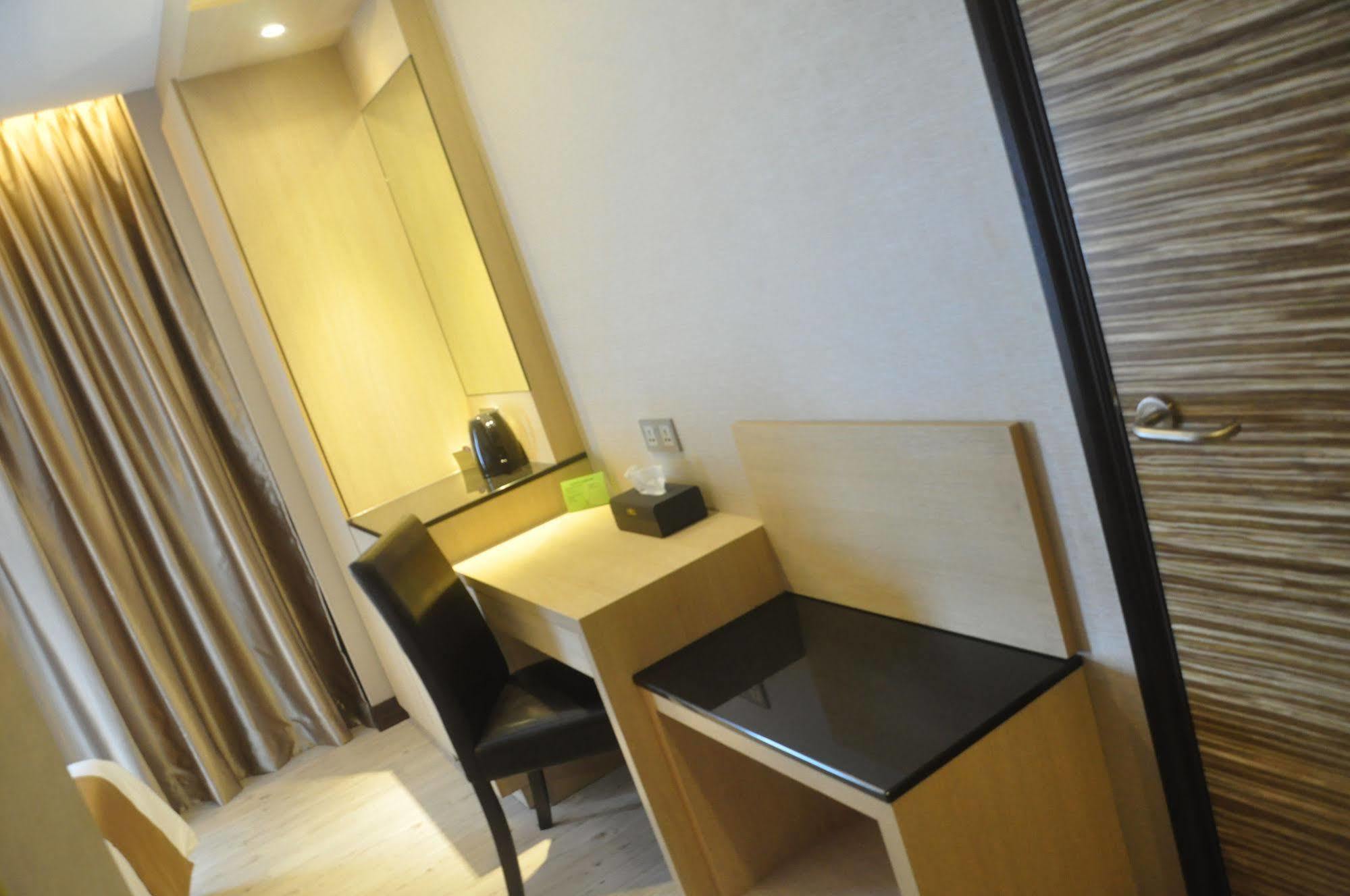 Geobay Hotel Johor Bahru Exterior photo