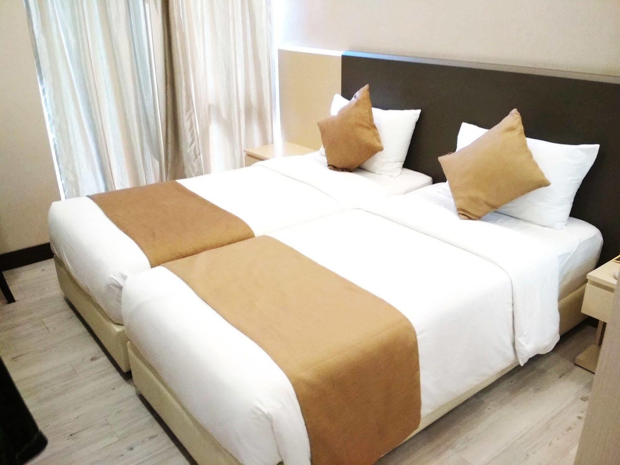 Geobay Hotel Johor Bahru Exterior photo